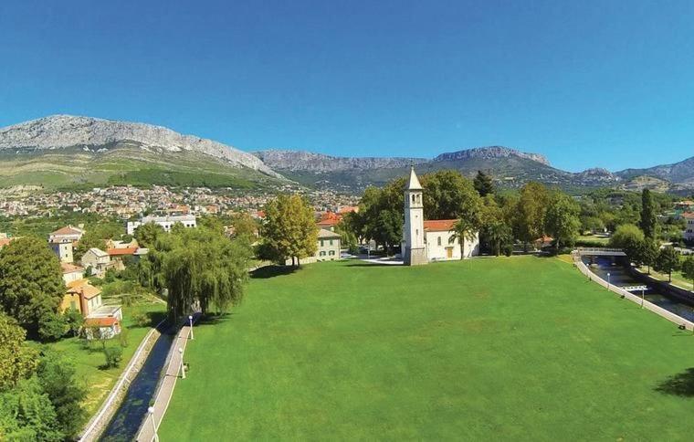 Rino Apartment Klis Екстериор снимка